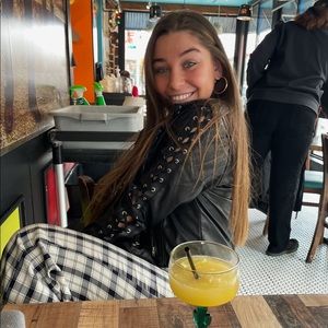 Meet your Posher, Carly